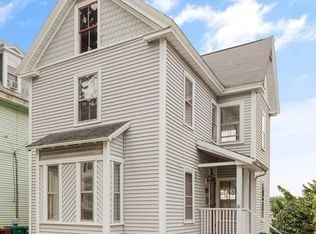 52 Methuen St, Lowell, MA 01850