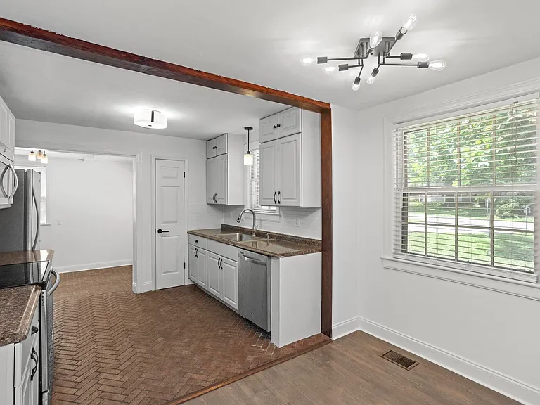 1001 Horseshoe Dr — Photo 8