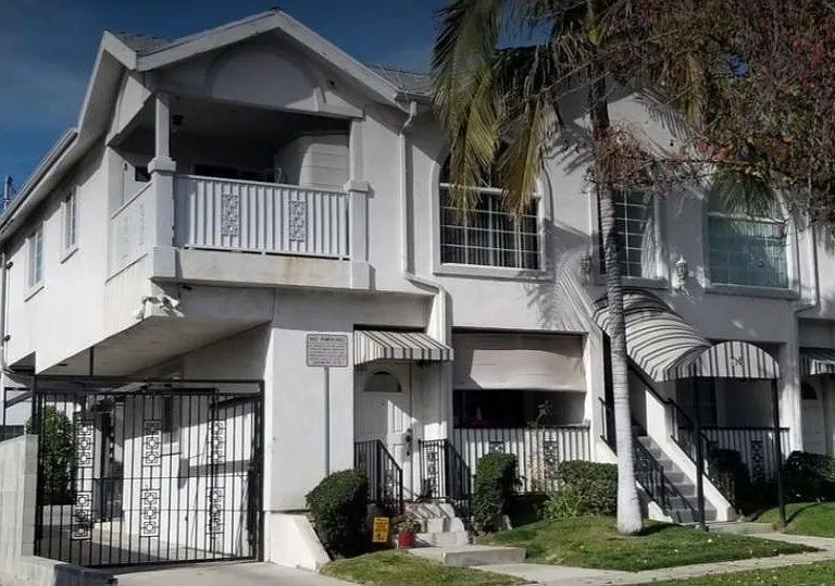 335 E Providencia Ave #202 — Photo 8