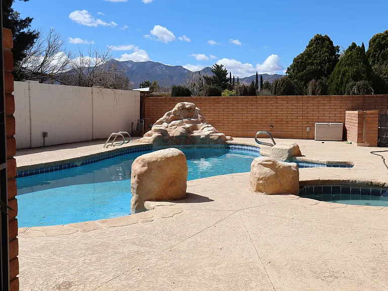 1810 Town And Country Dr — Photo 40