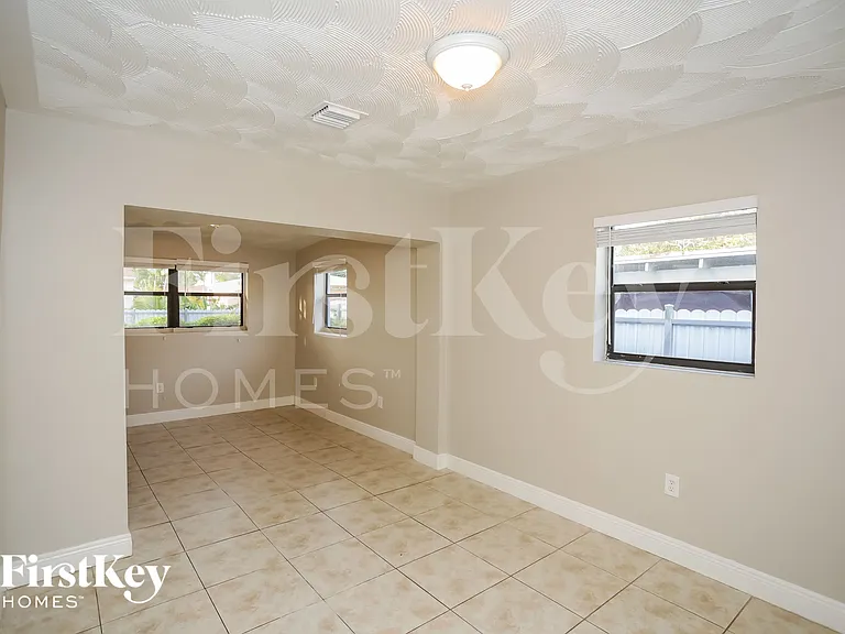 1155 NW 127th St — Photo 10