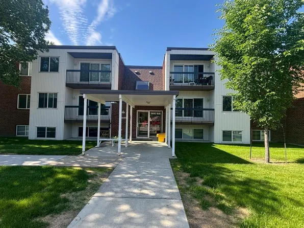 11445 41st Ave NW #203, Edmonton, AB T6J 0T9