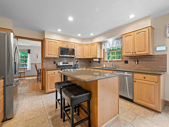 2nd image of 19 Highland Road