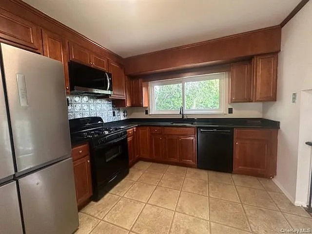 103 Wayne St — Photo 4
