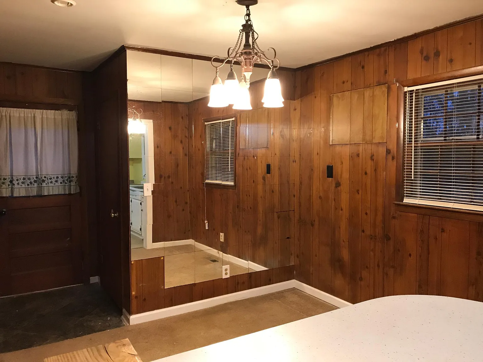 3 bed, 1.5 bath, 1409 sqft, $1,600 — Photo 4