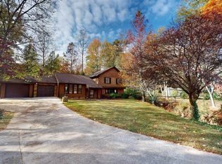 1422 Pineview Dr, Raleigh, NC 27606