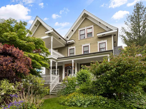 690 Fraser Ave, Hope, BC V0X 1L0