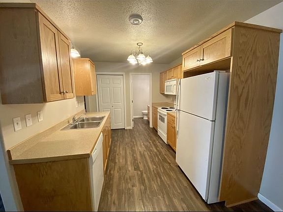 5th image of 1115 Westport Beach Way Unit B