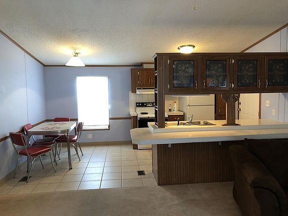 2nd image of 124 Rosewood Dr