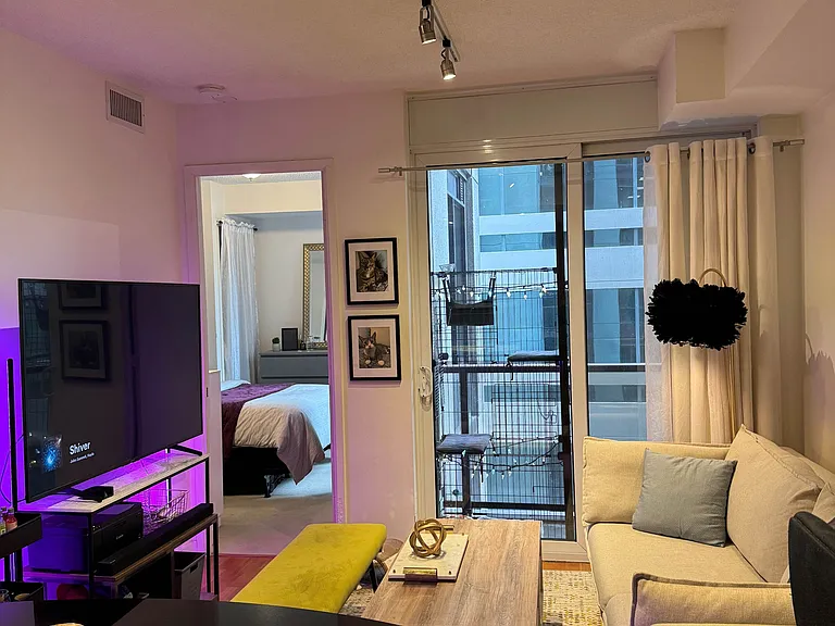 85 Bloor St E #706 — Photo 6