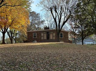 2403 N Yocum Rd, Independence, MO 64058