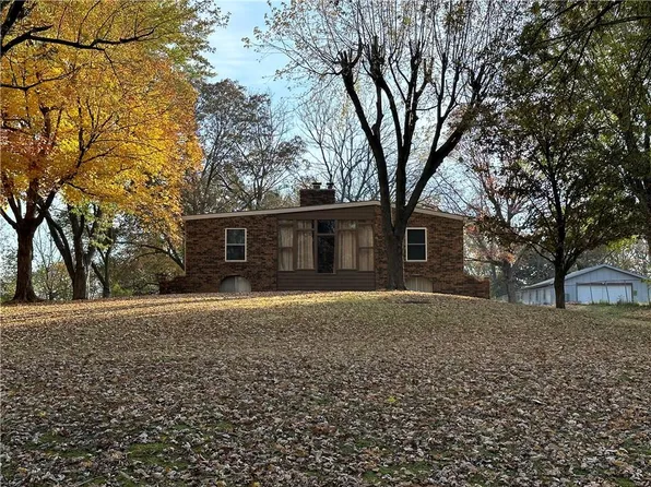 2403 N Yocum Rd, Independence, MO 64058