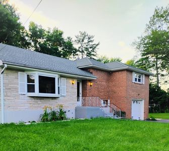 3 Rye Ridge Parkway, West Hartford, CT, 06117