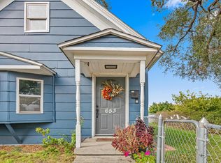 653 19th Ave NE, Minneapolis, MN 55418