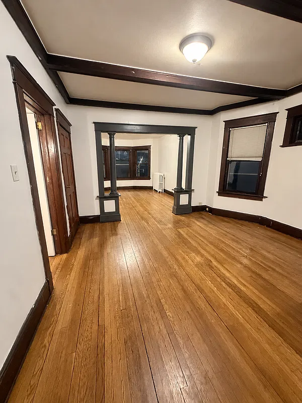3 bed, 1.0 bath, 1225 sqft, $1,500 — Photo 1