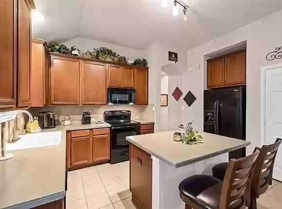 4th image of 3717 Ladera Dr