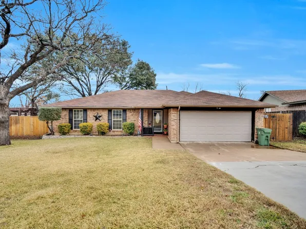 3715 Bordeaux Ct, Arlington, TX 76016