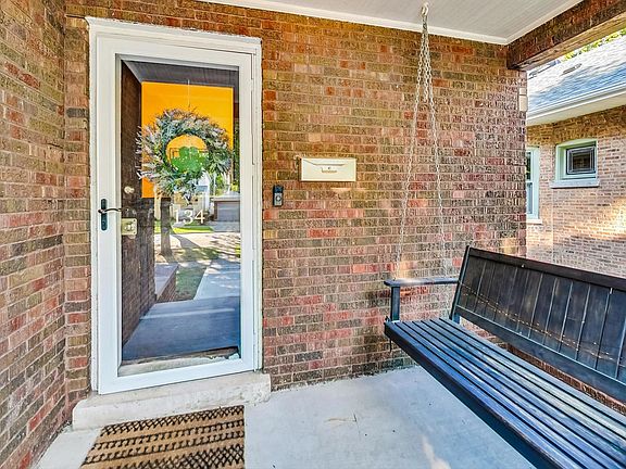 3rd image of 134 Ashland Ave