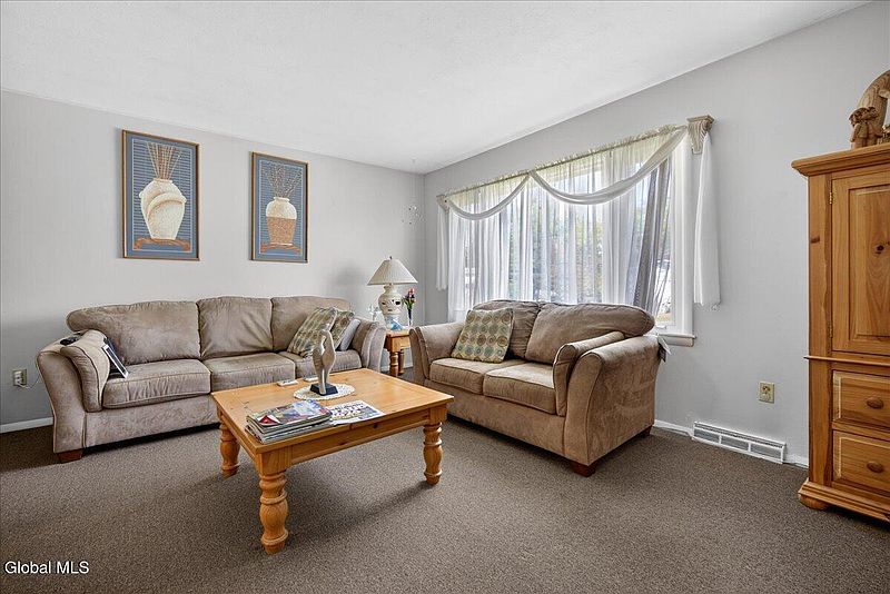 2nd image of 5 Deer Path Drive
