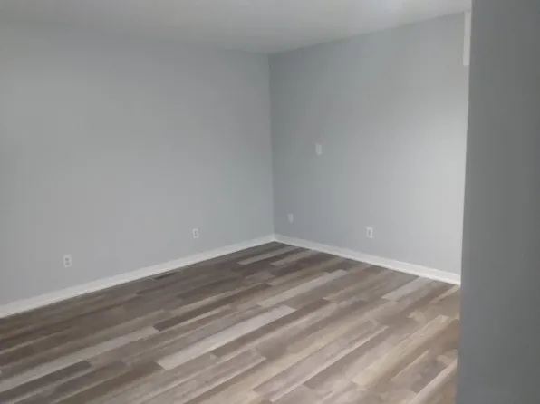 16950 Woodland Dr APT 10, Three Rivers, MI 49093