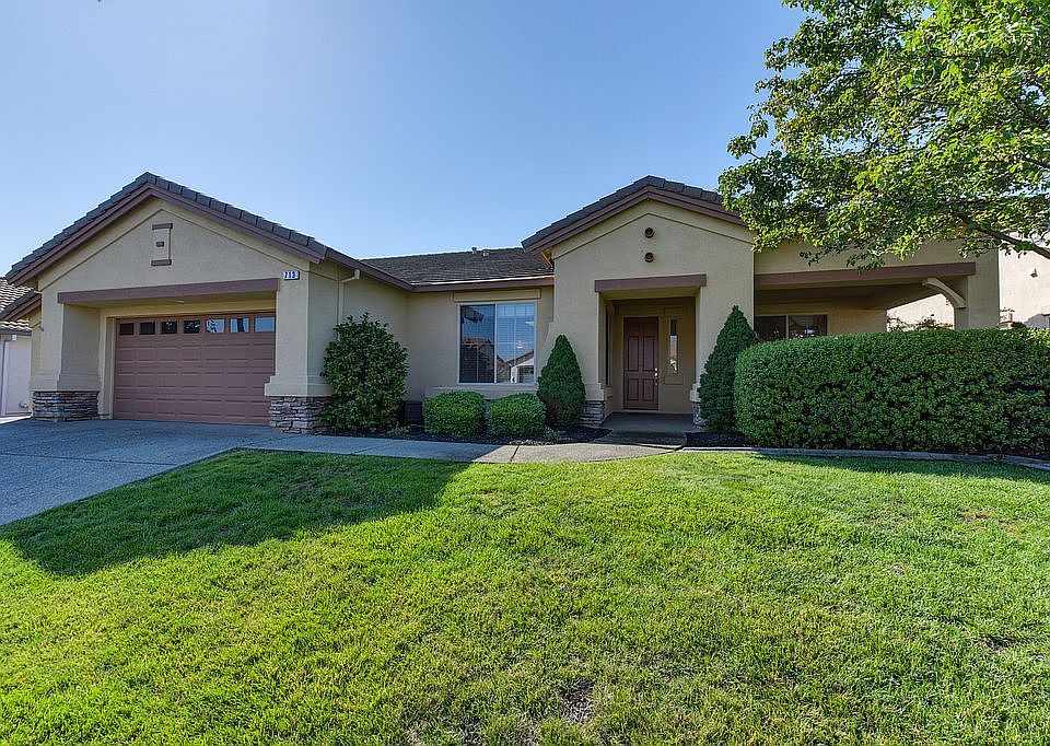 1st image of 713 Canyon Oak Ln
