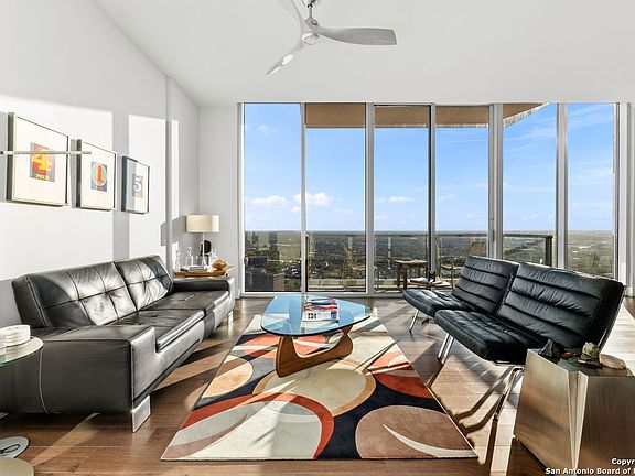 3rd image of 610 E Market #2905