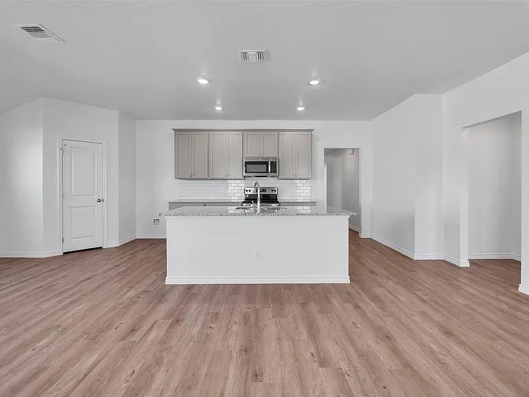 121 Maybelline Rd — Photo 3