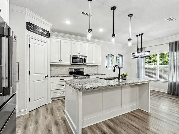 5th image of 29 Chatham Dr
