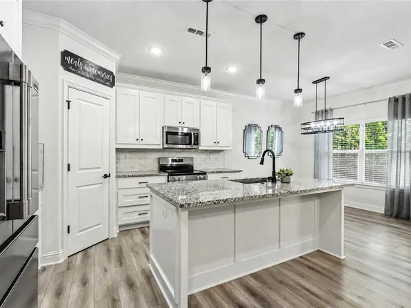29 Chatham Dr, Bella Vista, AR 72714