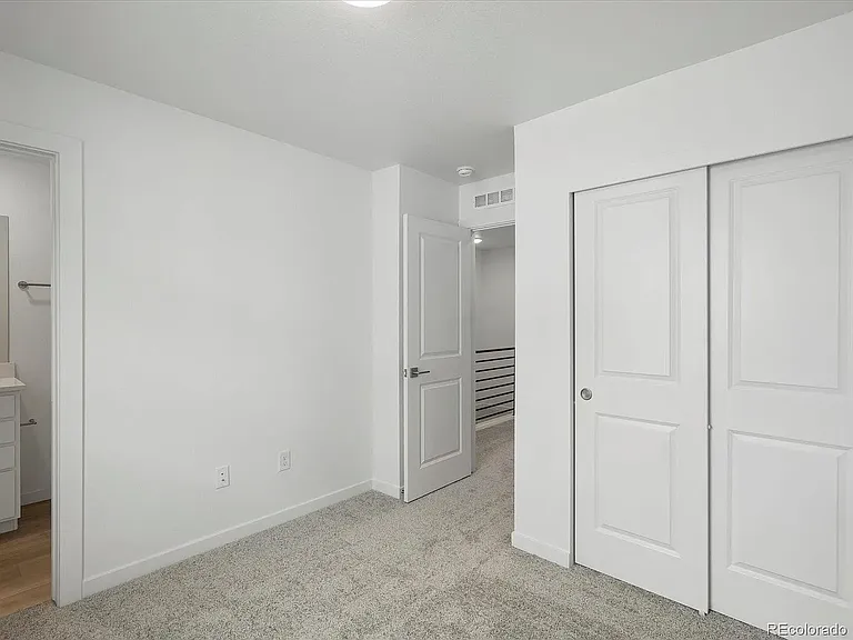 2046 S Holly St #1 — Photo 21
