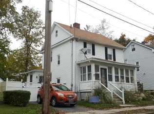 32 Desrosiers St, Springfield, MA 01104