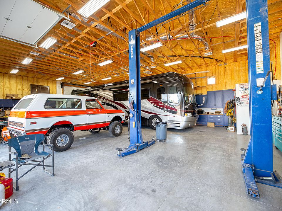 1st image of 1532 N ROADRUNNER Road