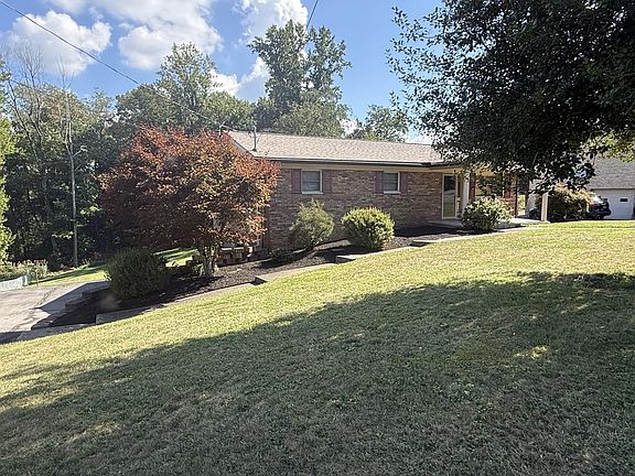 3rd image of 102 Munson Dr