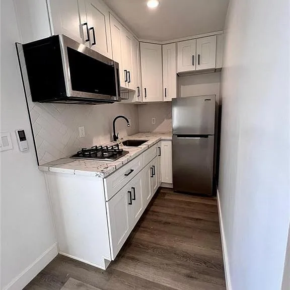 6445 1/2 Tujunga Ave — Photo 5