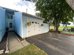 8400 Fathom Dr, Baldwinsville, NY 13027