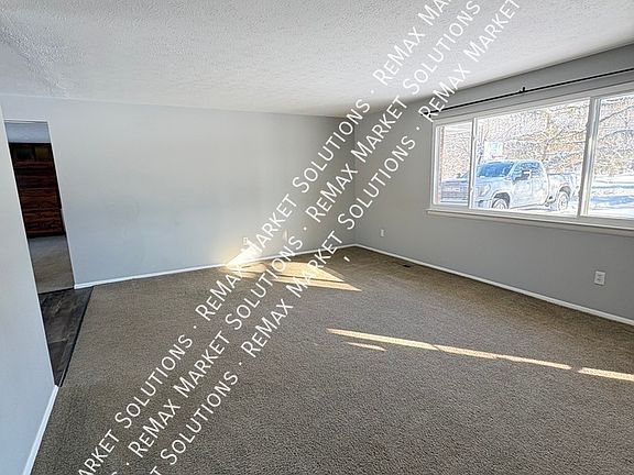 2nd image of 7640 Locust Cir
