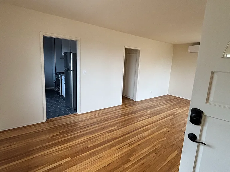 854-864 E Mendocino St #862 — Photo 3