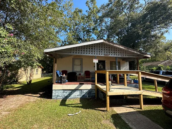 923 E Burdeshaw St, Dothan, AL 36303