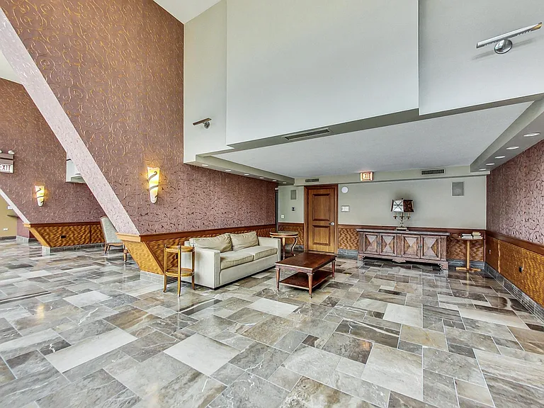 111 E Chestnut St #35J — Photo 31