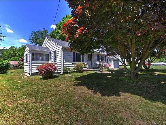 3rd image of 31 Marilyn Ave