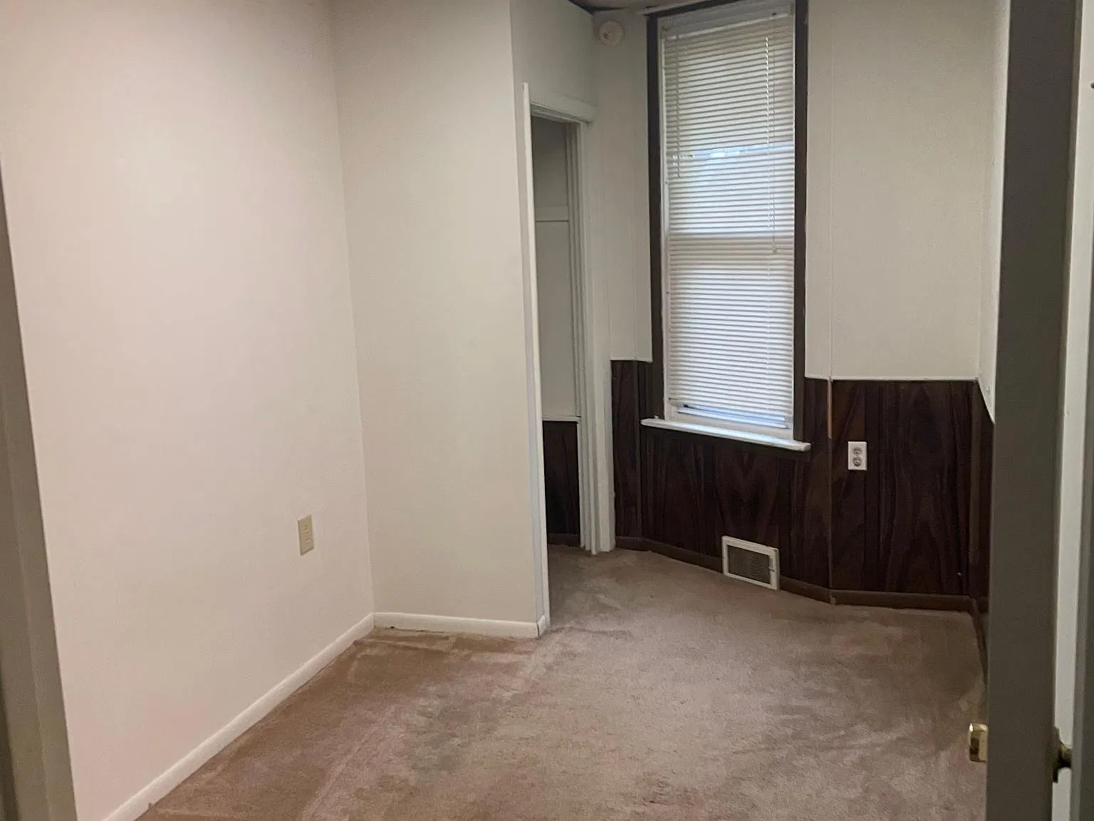7 bed, 1100 sqft, $1,125 — Photo 2