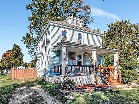 3rd image of 1204 New St