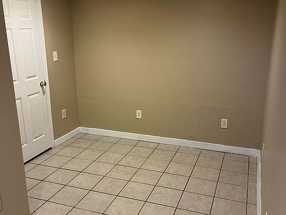 2nd image of 1000 Kemper St #7