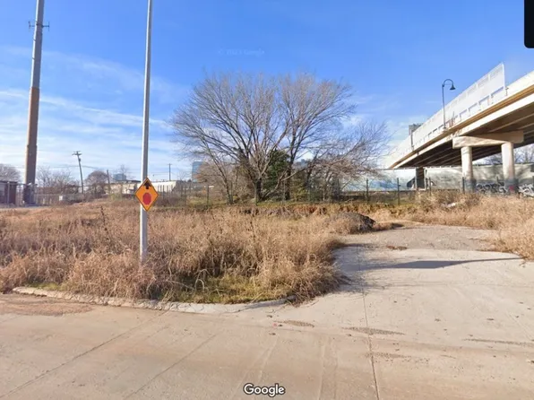 112 N Live Oak St, Fort Worth, TX 76102