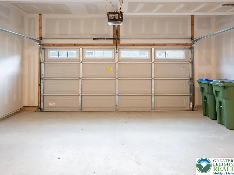 3740 Samantha Ln — Photo 26