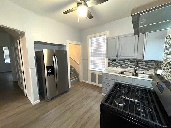 3rd image of 2129 Rose Bud Ave