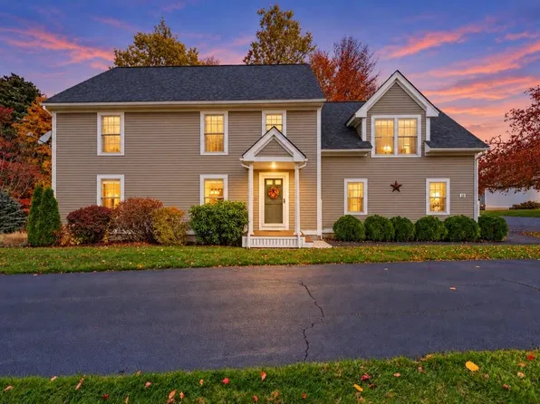 52 Barbara Lane, Hudson, NH 03051