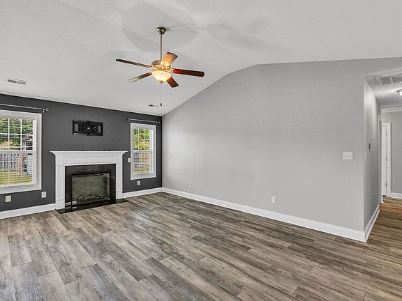 5th image of 220 Sailor St