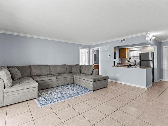 4th image of 2727 75th St W APT 8A2