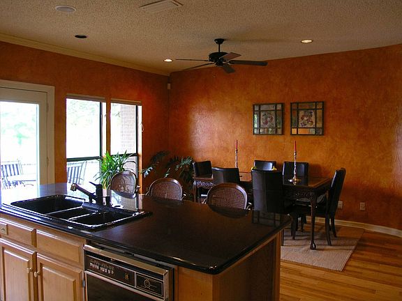 Open kitchen/dining area